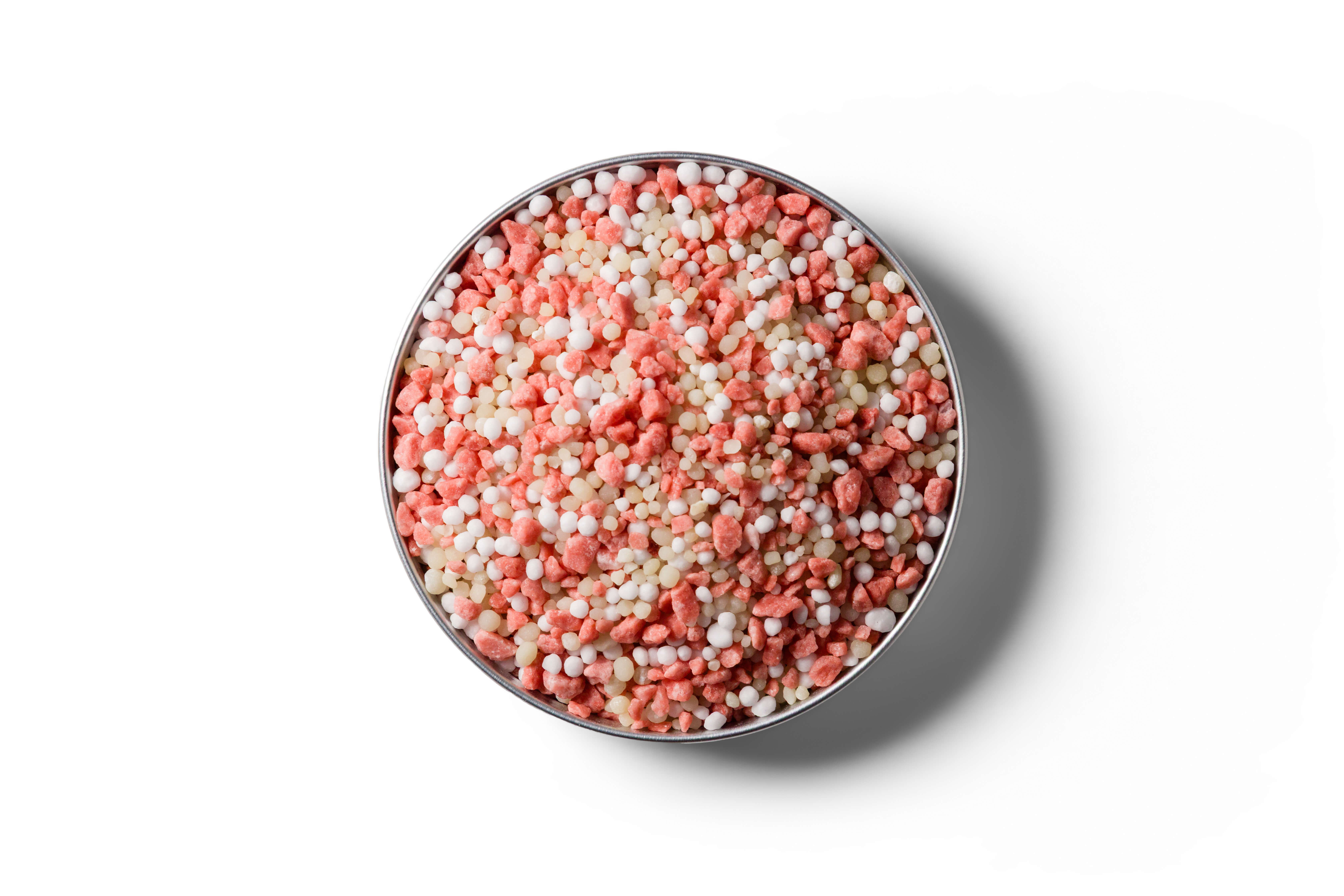 Cropmaster 16 High K fertiliser granules in a round dish