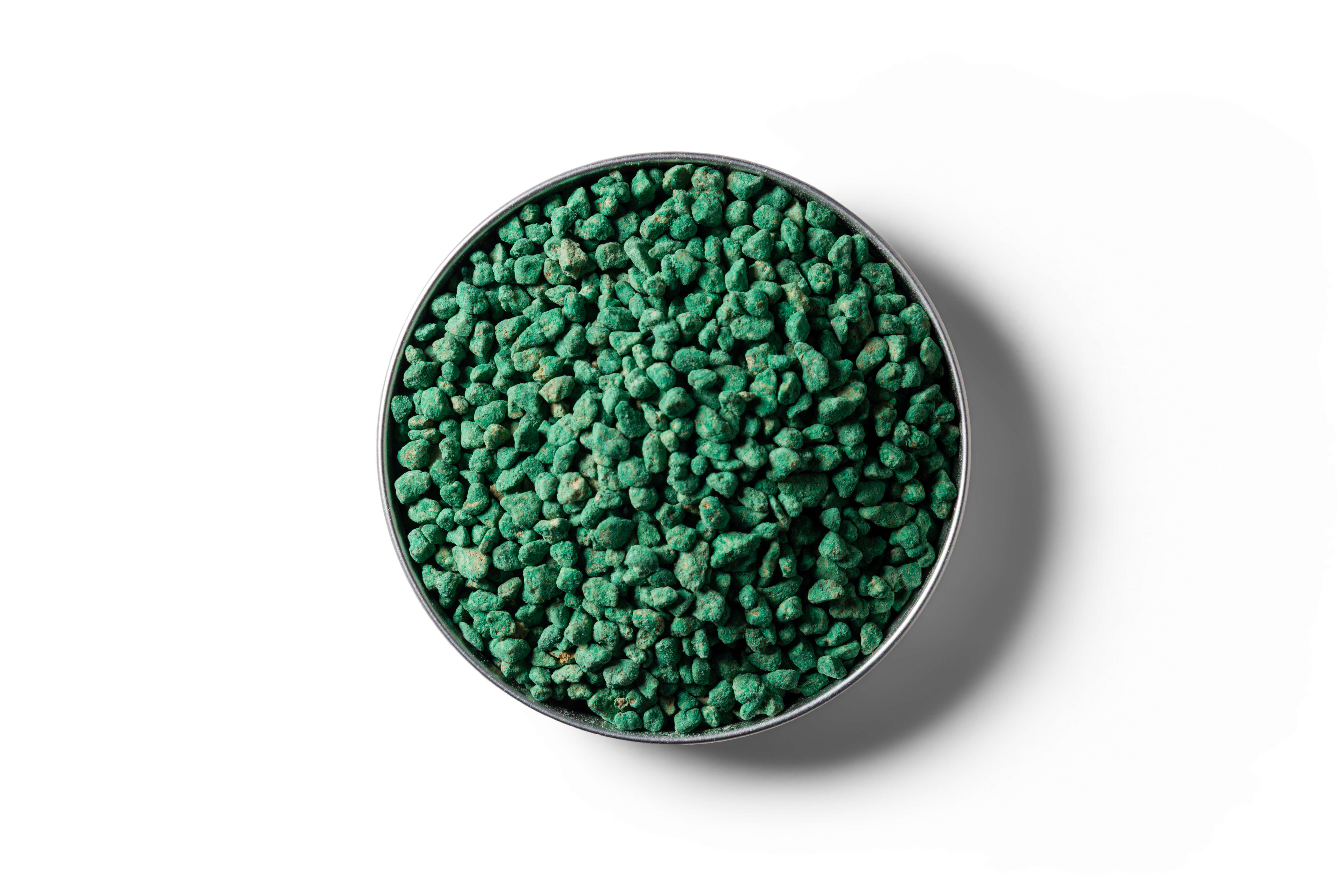 Green Selenium - Selprill Double® fertiliser additive prills in a round dish