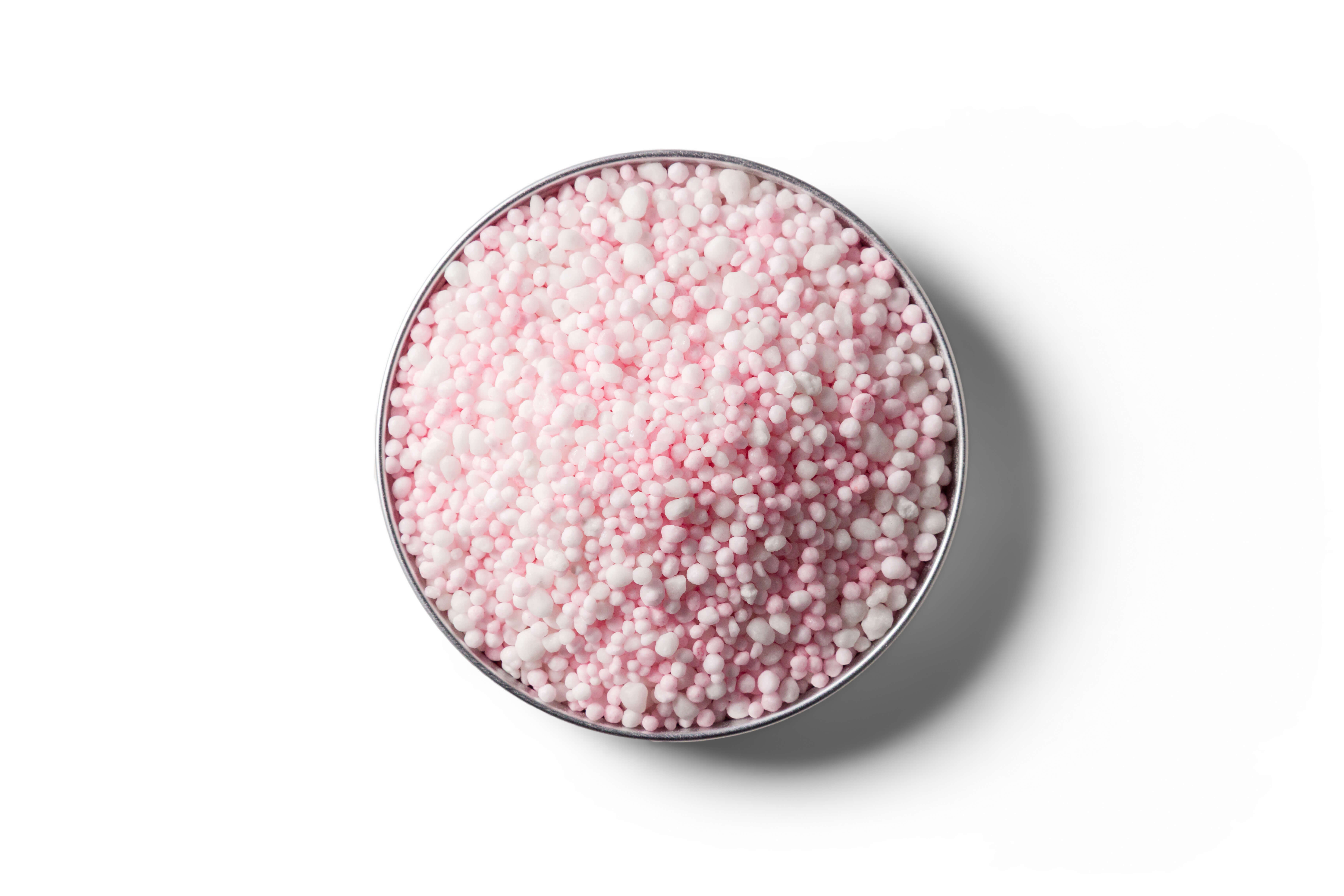 Ammo 31 Pro fertiliser granules in a round dish